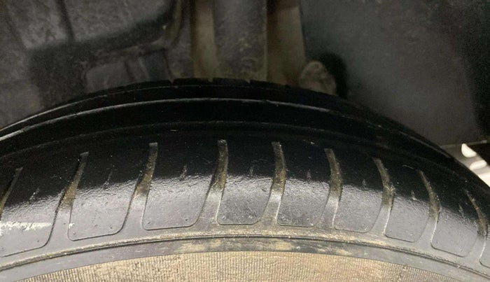2018 Maruti Swift VDI, Diesel, Manual, 1,12,976 km, Left Rear Tyre Tread