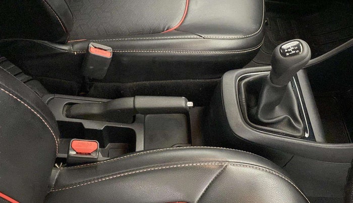 2023 Tata PUNCH ADVENTURE MT, Petrol, Manual, 26,154 km, Gear Lever