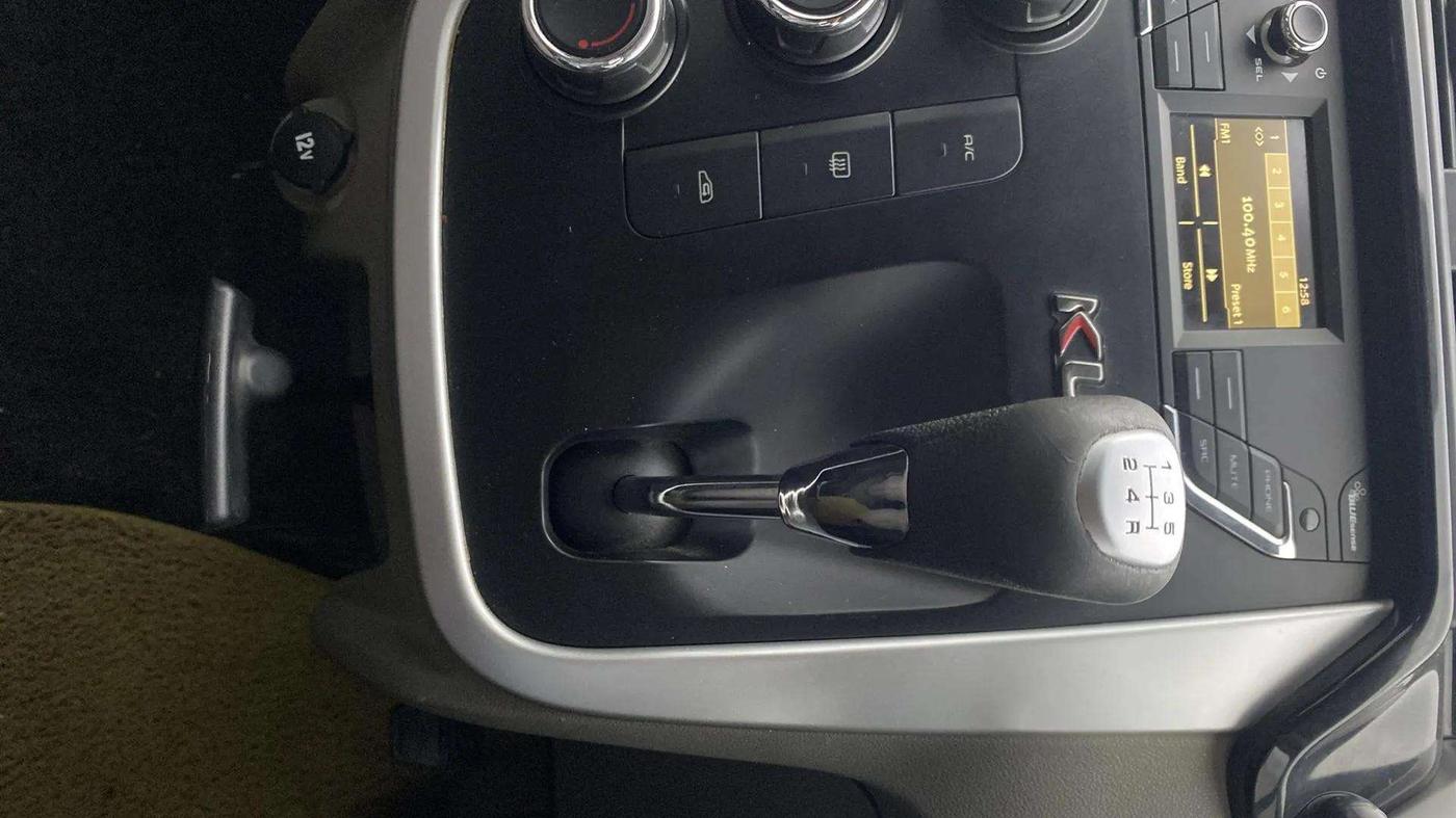 2016 Mahindra Kuv100 K8 D 6 STR, Diesel, Manual, 63,656 km, Gear Lever
