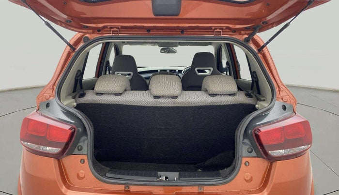 2016 Mahindra Kuv100 K8 D 6 STR, Diesel, Manual, 63,531 km, Dicky (Boot door) - Parcel tray missing