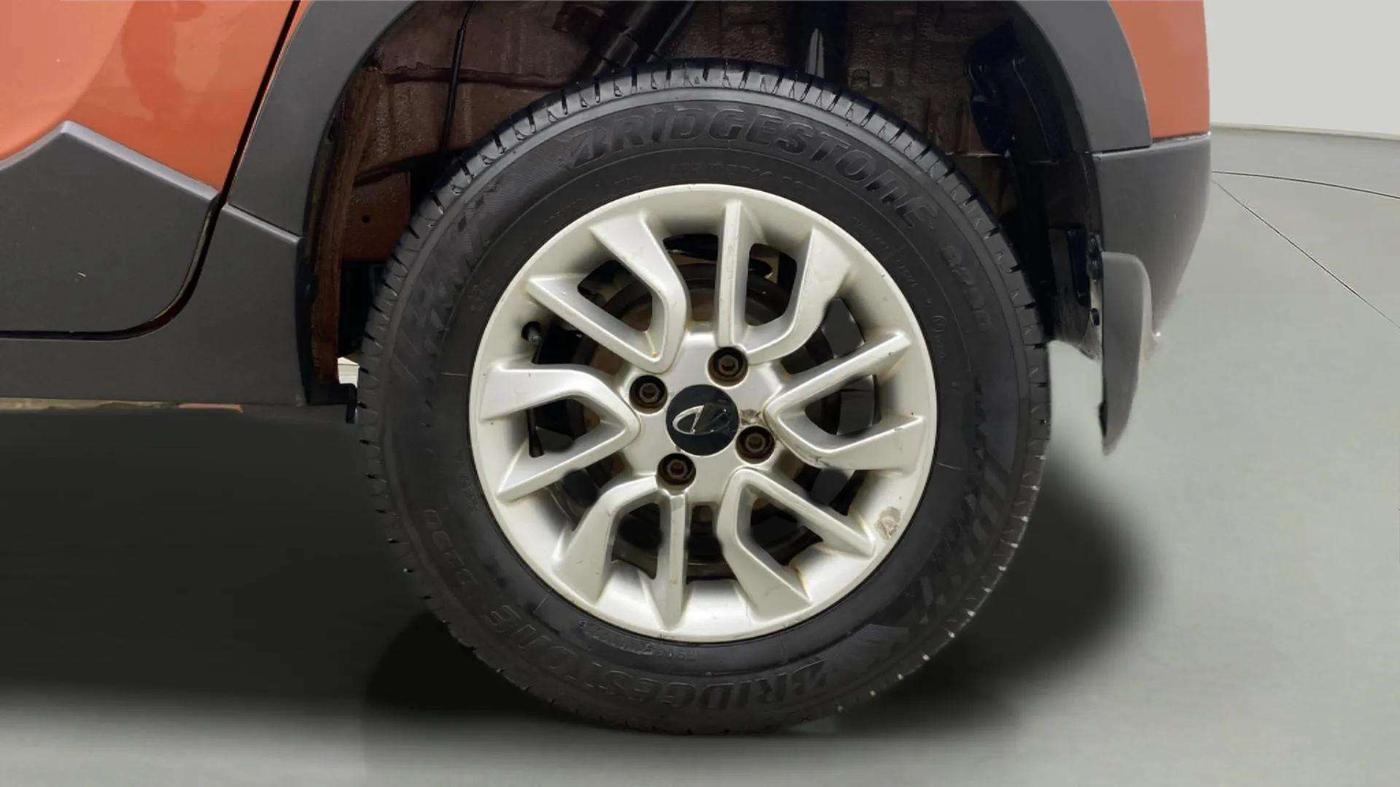 2016 Mahindra Kuv100 K8 D 6 STR, Diesel, Manual, 63,656 km, Left Rear Wheel