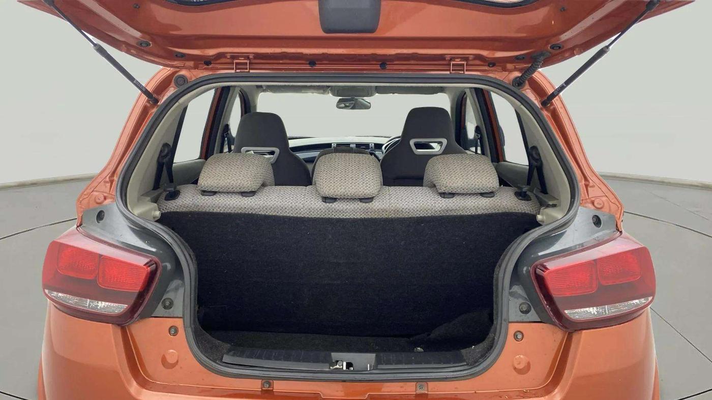 2016 Mahindra Kuv100 K8 D 6 STR, Diesel, Manual, 63,656 km, Boot Open Zoomed View