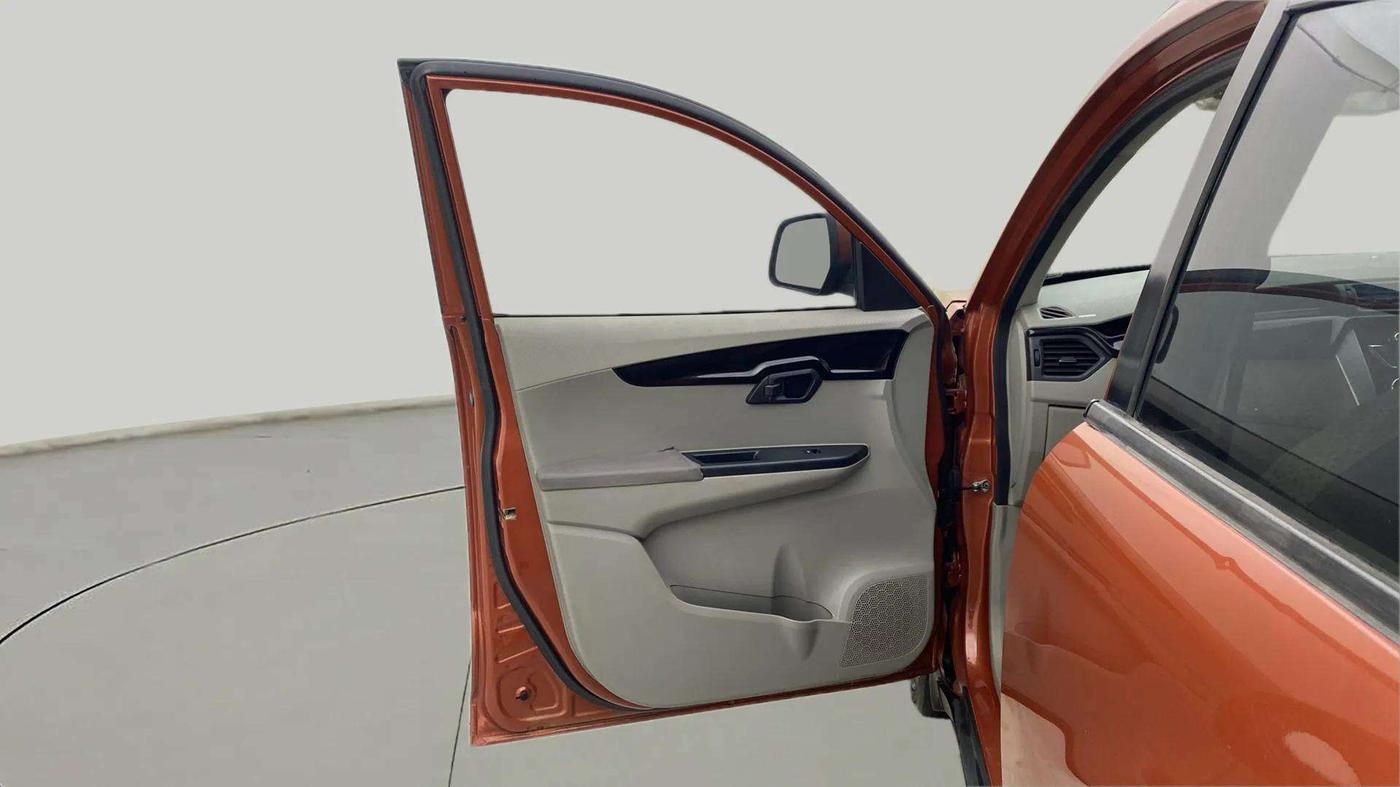 2016 Mahindra Kuv100 K8 D 6 STR, Diesel, Manual, 63,656 km, LHS Front Door