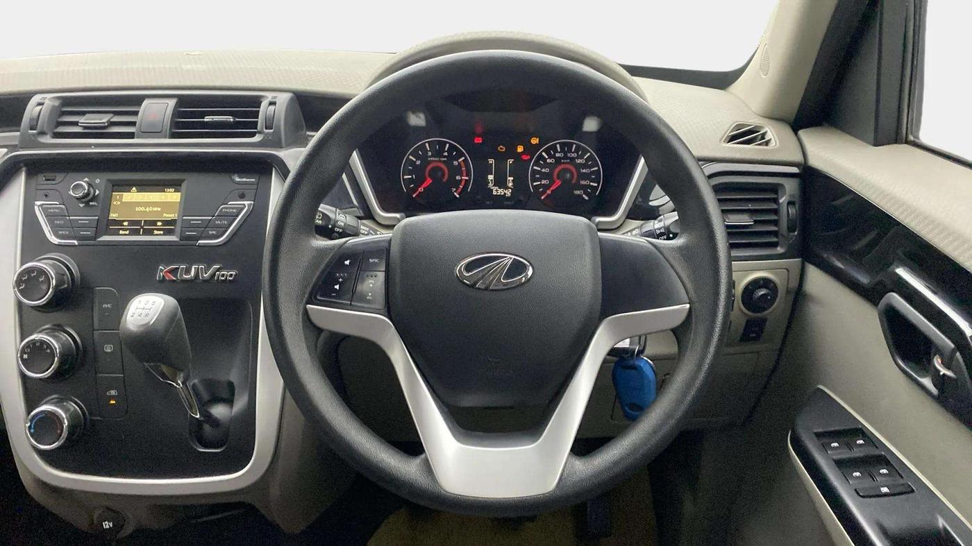2016 Mahindra Kuv100 K8 D 6 STR, Diesel, Manual, 63,656 km, Steering Wheel Close Up