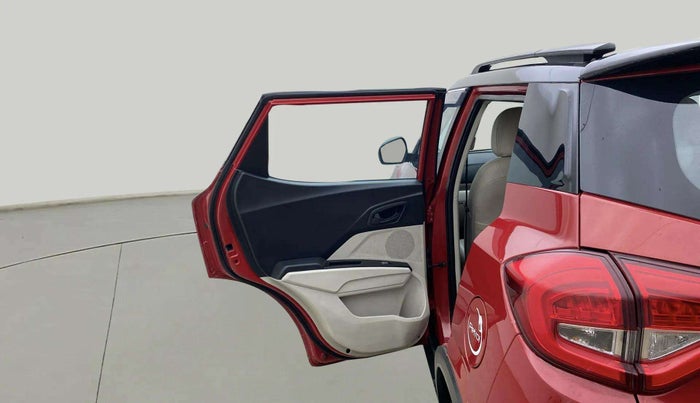 2023 Mahindra XUV300 W6 1.2 PETROL AMT, Petrol, Automatic, 42,228 km, LHS Rear Door
