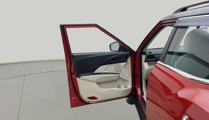 2023 Mahindra XUV300 W6 1.2 PETROL AMT, Petrol, Automatic, 42,228 km, LHS Front Door