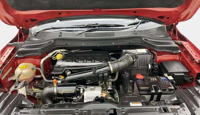 2023 Mahindra XUV300 W6 1.2 PETROL AMT, Petrol, Automatic, 42,228 km, Engine View