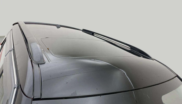 2023 Mahindra XUV300 W6 1.2 PETROL AMT, Petrol, Automatic, 42,228 km, Roof