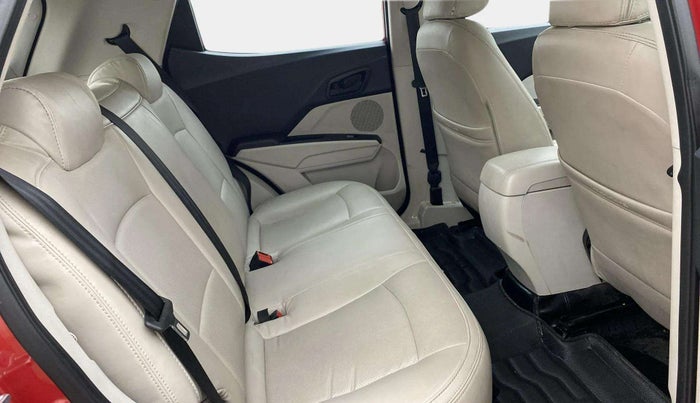 2023 Mahindra XUV300 W6 1.2 PETROL AMT, Petrol, Automatic, 42,228 km, Right Side Rear Door Cabin
