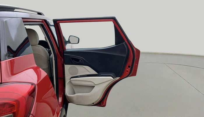 2023 Mahindra XUV300 W6 1.2 PETROL AMT, Petrol, Automatic, 42,228 km, RHS Rear Door