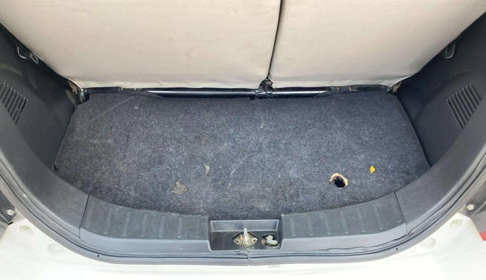 2015 Maruti Wagon R 1.0 VXI, Petrol, Manual, 18,076 km, Boot Inside