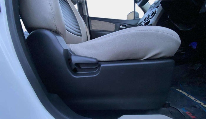 2015 Maruti Wagon R 1.0 VXI, Petrol, Manual, 18,076 km, Driver Side Adjustment Panel