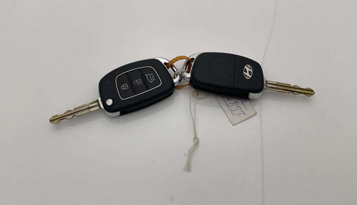 2019 Hyundai Creta E PLUS 1.6 PETROL, Petrol, Manual, 39,401 km, Key Close Up