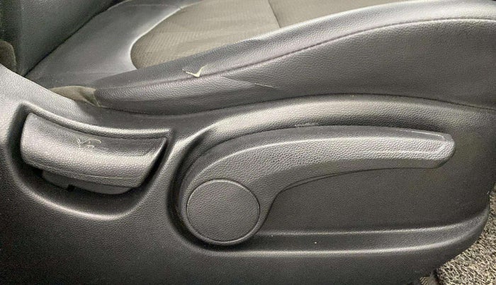 2019 Hyundai Creta E PLUS 1.6 PETROL, Petrol, Manual, 39,401 km, Driver Side Adjustment Panel