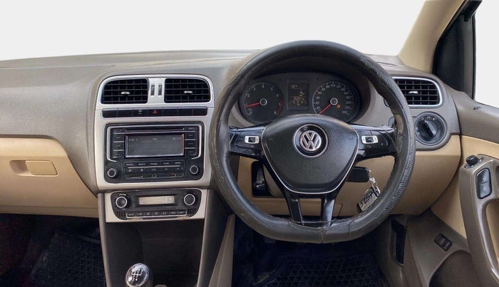 2016 Volkswagen Vento HIGHLINE 1.6 MPI, Petrol, Manual, 35,326 km, Steering Wheel Close Up