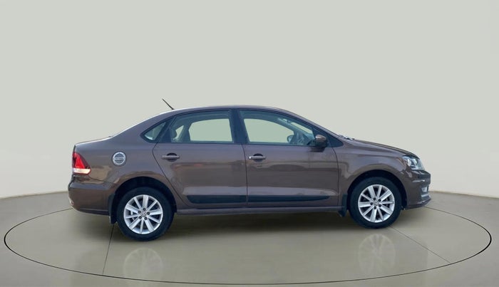 2016 Volkswagen Vento HIGHLINE 1.6 MPI, Petrol, Manual, 35,326 km, Right Side View