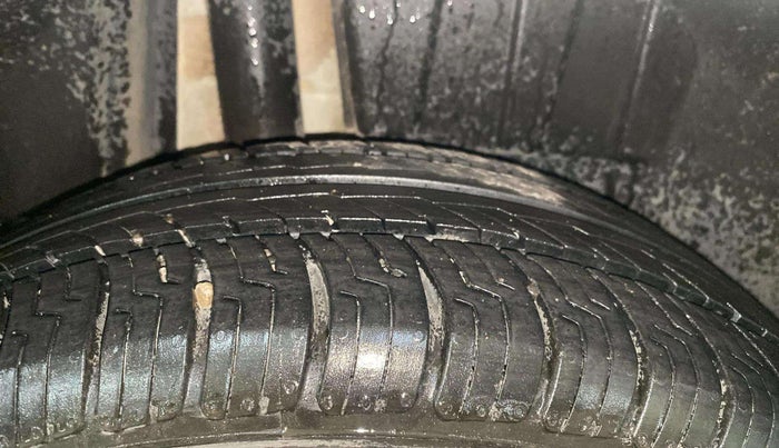 2018 Maruti Dzire ZXI AMT, Petrol, Automatic, 53,219 km, Right Rear Tyre Tread