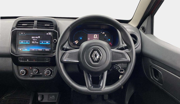 2020 Renault Kwid RXT 1.0 AMT (O), Petrol, Automatic, 28,014 km, Steering Wheel Close Up