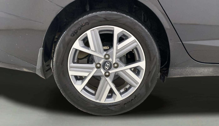 2023 Hyundai Verna SX (O) 1.5 MPI MT, Petrol, Manual, 20,177 km, Right Rear Wheel