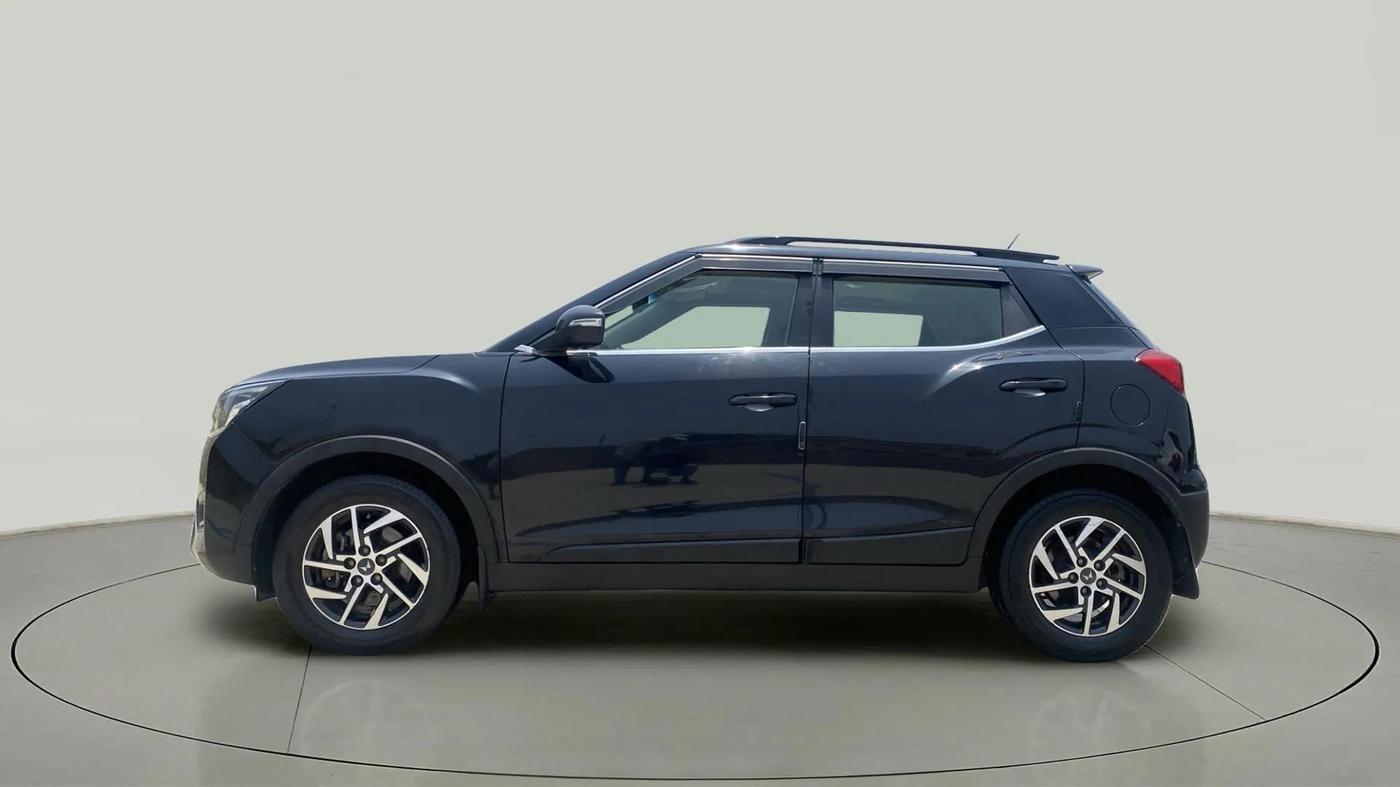 2022 Mahindra XUV300 W8 (O) 1.2 PETROL, CNG, Manual, 53,480 km, Left Side