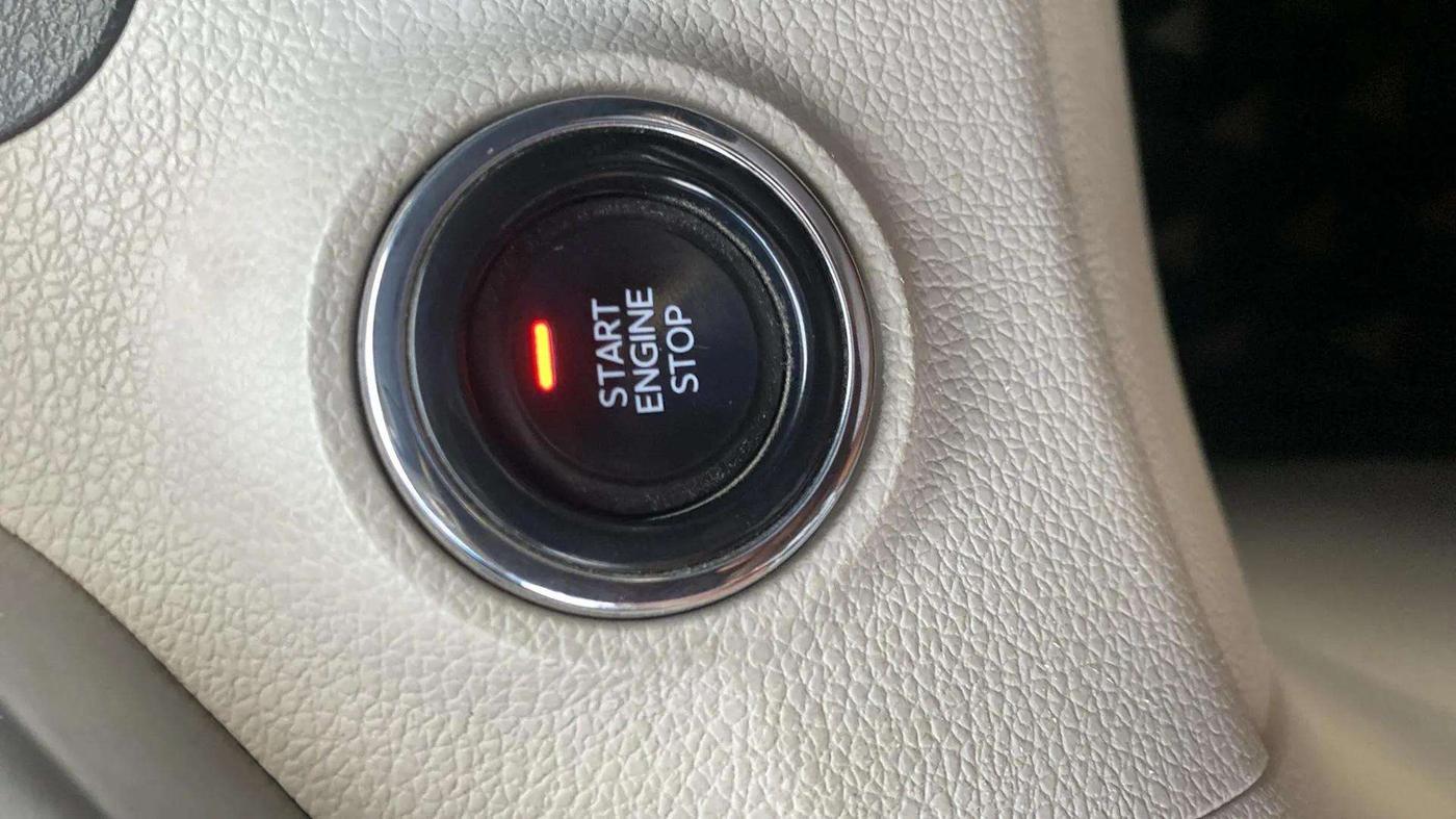 2022 Mahindra XUV300 W8 (O) 1.2 PETROL, CNG, Manual, 53,480 km, Keyless Start/ Stop Button