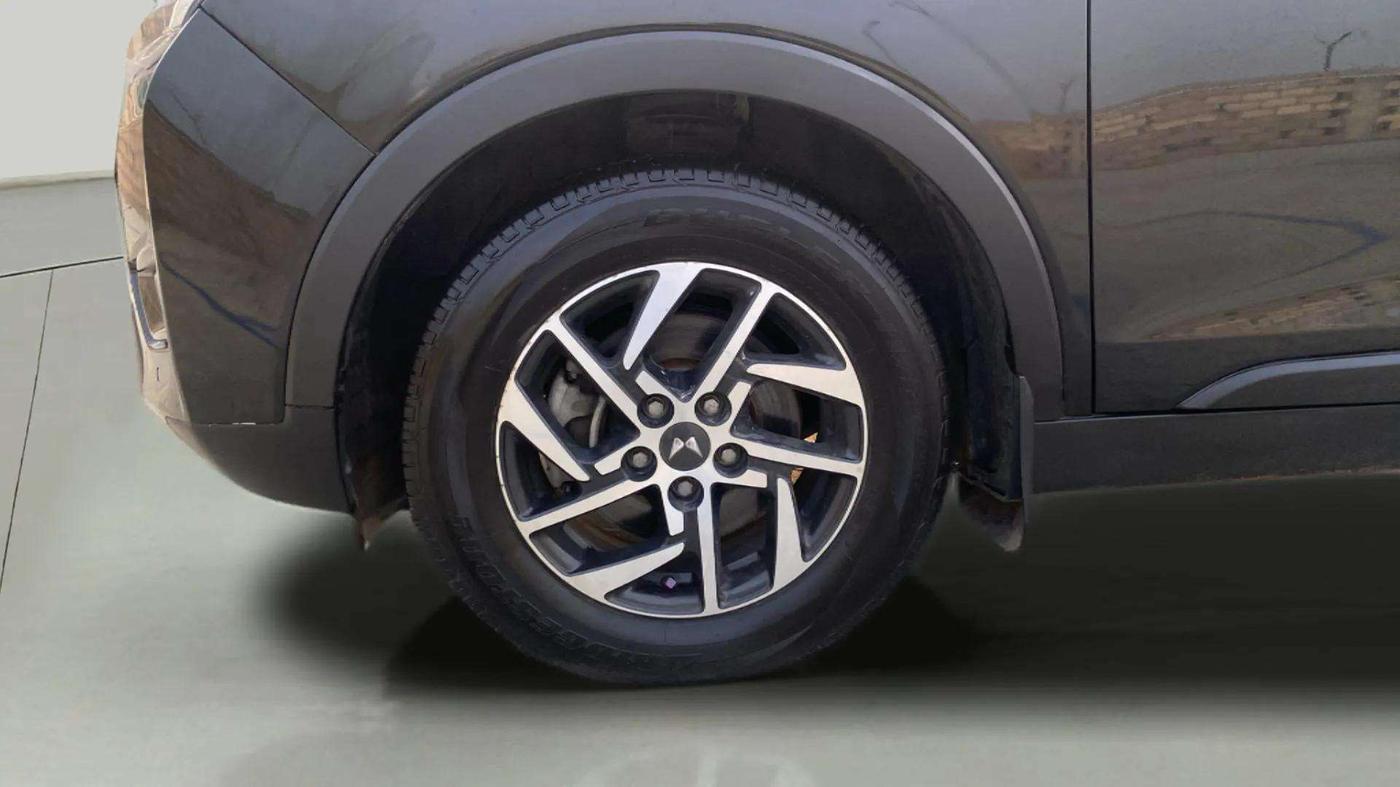 2022 Mahindra XUV300 W8 (O) 1.2 PETROL, CNG, Manual, 53,480 km, Left Front Wheel