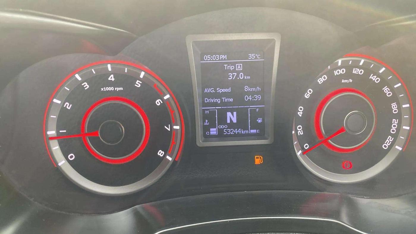 2022 Mahindra XUV300 W8 (O) 1.2 PETROL, CNG, Manual, 53,480 km, Odometer Image