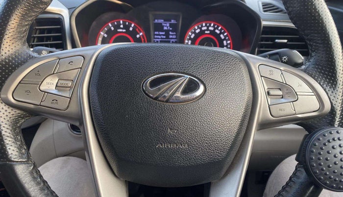 2022 Mahindra XUV300 W8 (O) 1.2 PETROL, CNG, Manual, 53,239 km, Adaptive Cruise Control