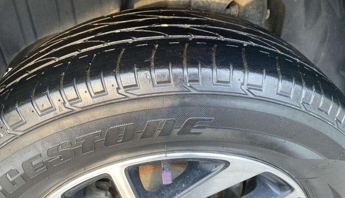 2022 Mahindra XUV300 W8 (O) 1.2 PETROL, CNG, Manual, 53,239 km, Right Rear Tyre Tread