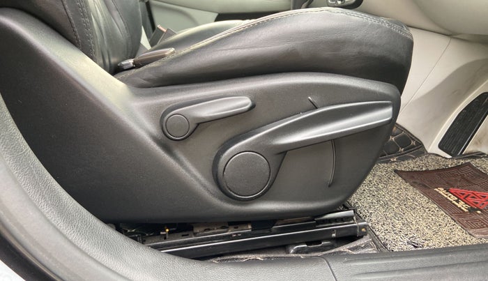 2019 Jeep Compass LIMITED 1.4 PETROL AT, Petrol, Automatic, 42,044 km, Driver Side Adjustment Panel