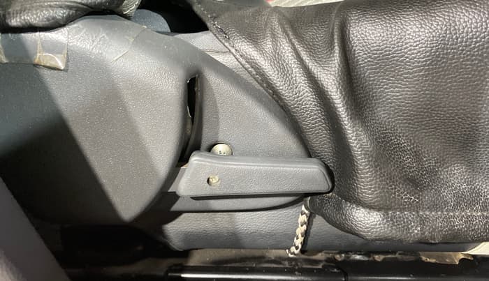 2017 Maruti Alto 800 VXI, Petrol, Manual, 36,749 km, Driver Side Adjustment Panel