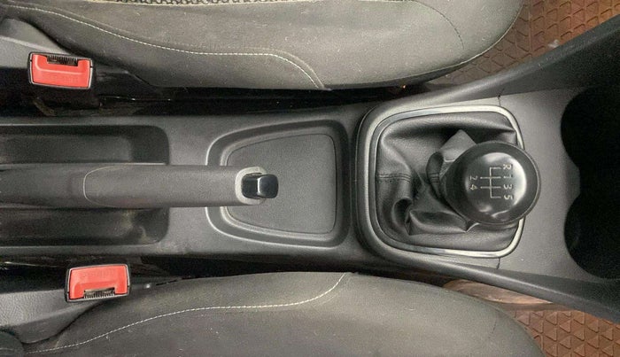 2015 Volkswagen Polo COMFORTLINE 1.2L, Petrol, Manual, 44,109 km, Gear Lever