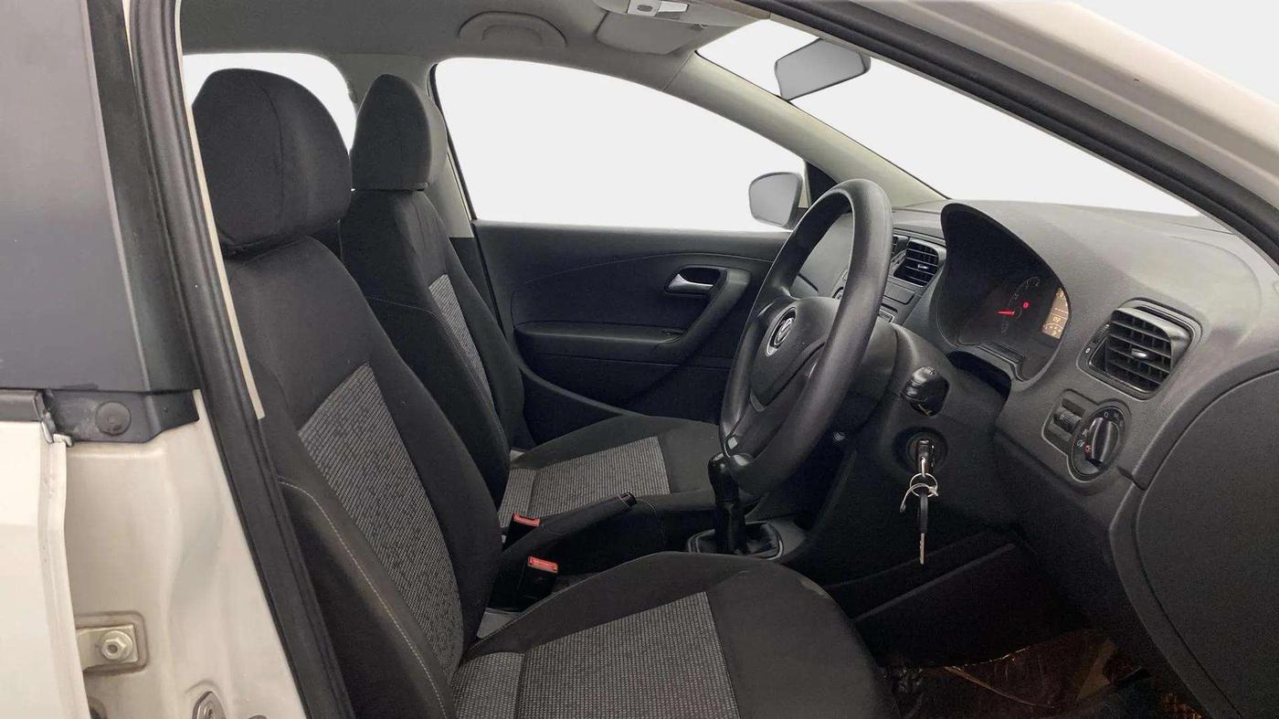 2015 Volkswagen Polo COMFORTLINE 1.2L, Petrol, Manual, 44,109 km, Right Side Front Door Cabin