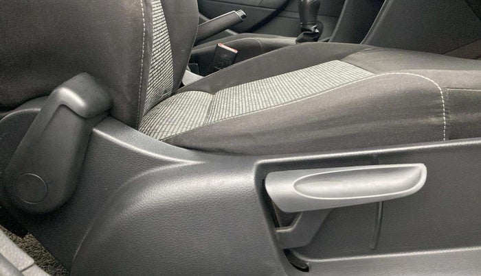 2015 Volkswagen Polo COMFORTLINE 1.2L, Petrol, Manual, 44,109 km, Driver Side Adjustment Panel