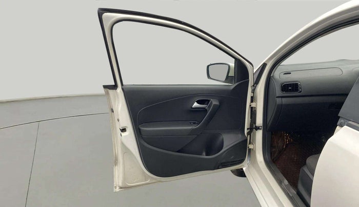 2015 Volkswagen Polo COMFORTLINE 1.2L, Petrol, Manual, 44,109 km, LHS Front Door