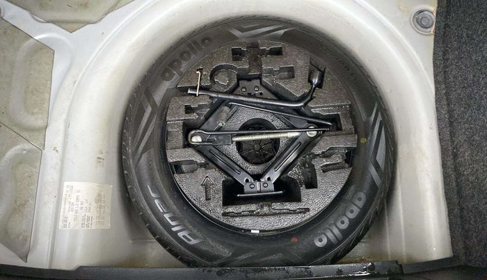 2015 Volkswagen Polo COMFORTLINE 1.2L, Petrol, Manual, 44,109 km, Spare Tyre