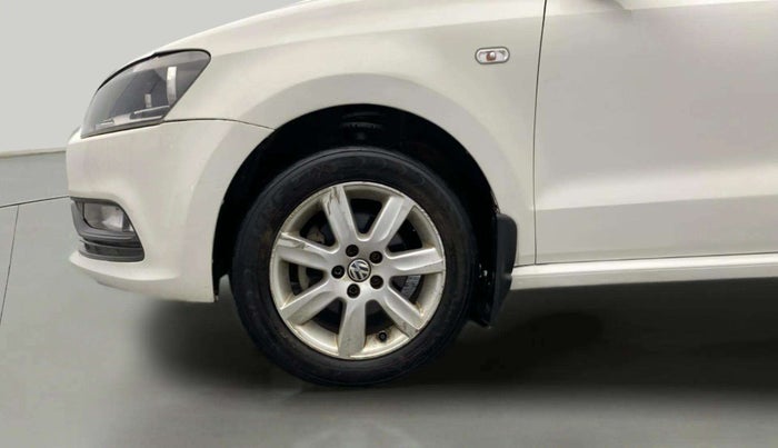 2015 Volkswagen Polo COMFORTLINE 1.2L, Petrol, Manual, 44,109 km, Left Front Wheel