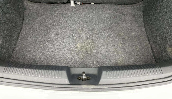 2015 Volkswagen Polo COMFORTLINE 1.2L, Petrol, Manual, 44,109 km, Boot Inside