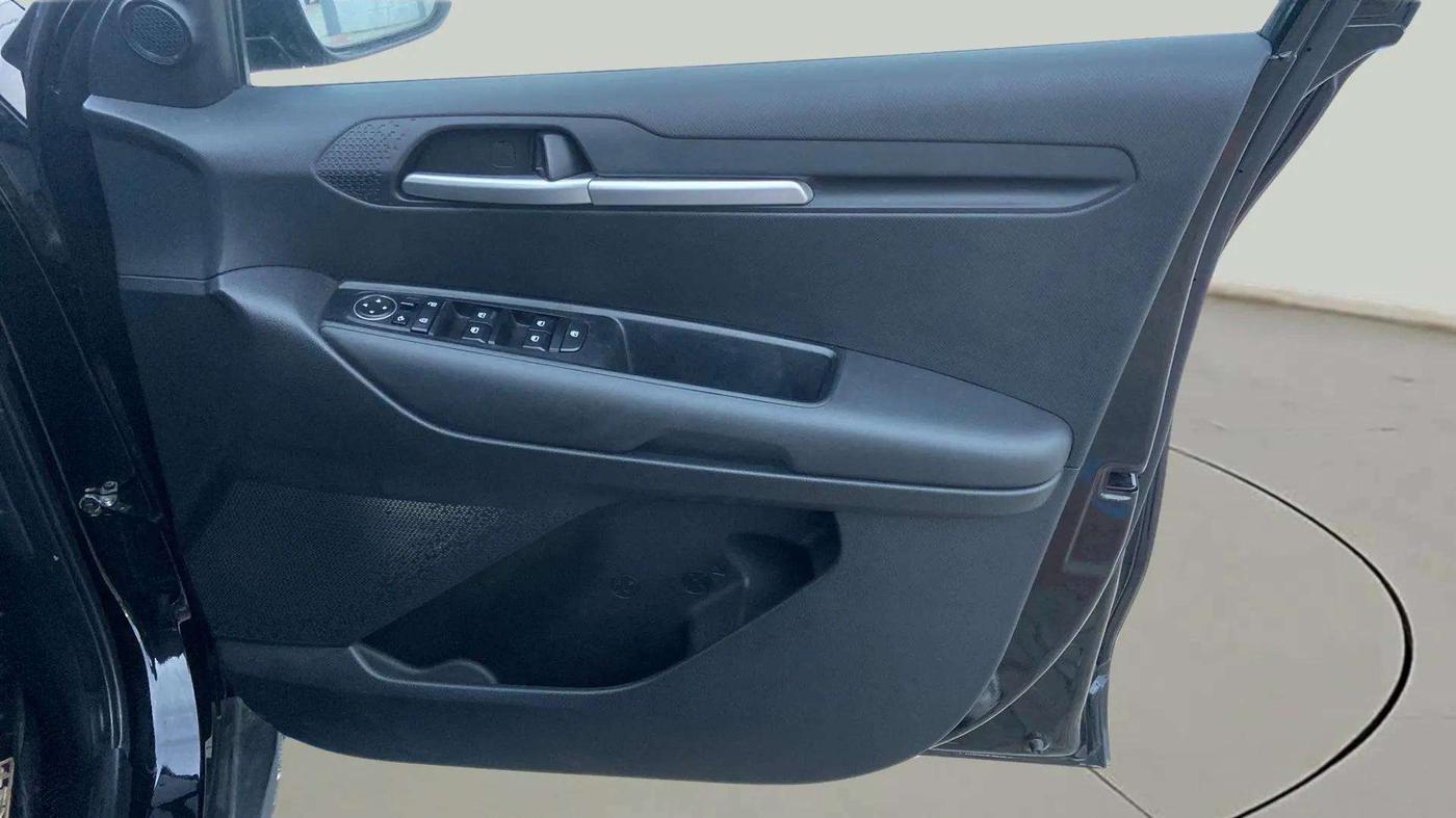 2024 KIA SONET HTK PLUS 1.2 PETROL MT, Petrol, Manual, 14,525 km, Driver Side Door Panels Control