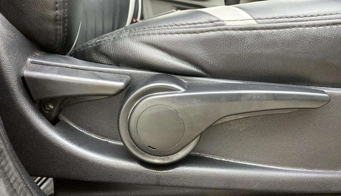 2019 Tata Tiago XZ PLUS DUAL TONE PETROL, Petrol, Manual, 99,049 km, Driver Side Adjustment Panel