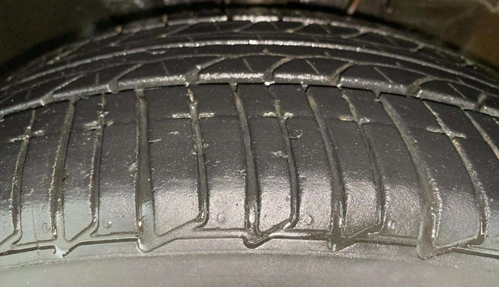 2019 Tata Tiago XZ PLUS DUAL TONE PETROL, Petrol, Manual, 99,049 km, Right Front Tyre Tread