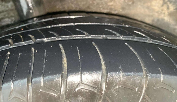 2016 Maruti Celerio VXI, Petrol, Manual, 96,049 km, Right Rear Tyre Tread