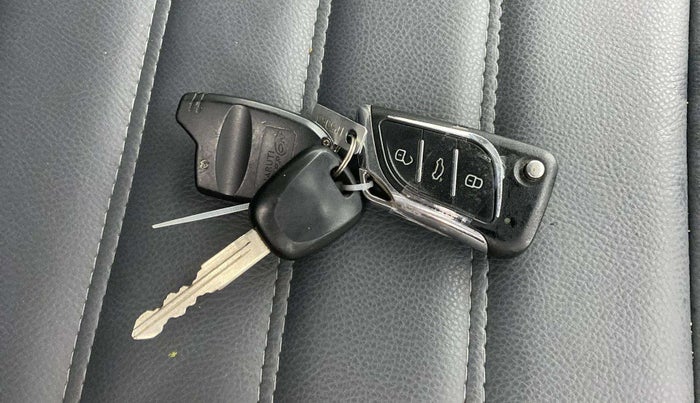 2016 Maruti Celerio VXI, Petrol, Manual, 96,049 km, Key Close Up