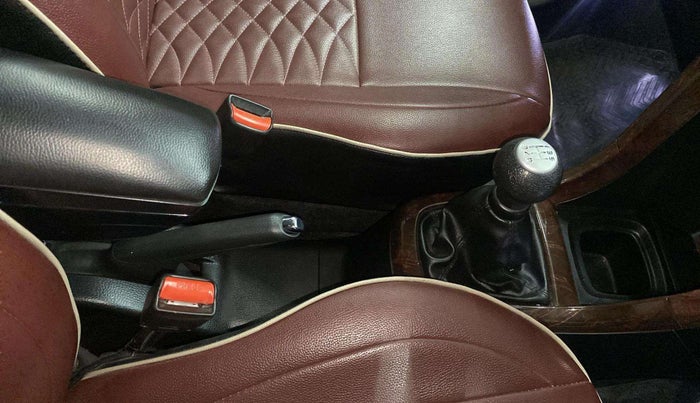 2017 Maruti Ertiga VXI ABS, Petrol, Manual, 32,590 km, Gear Lever
