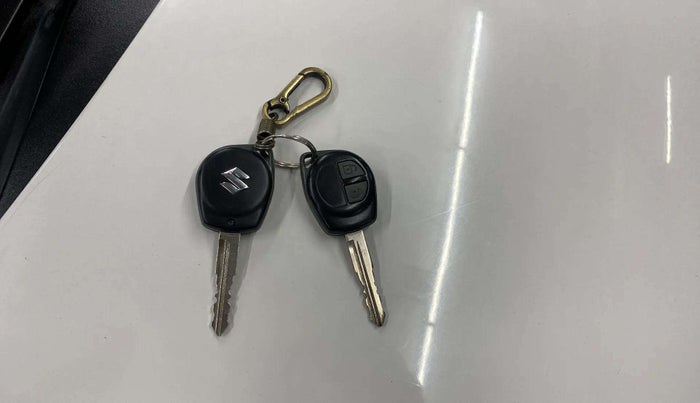 2017 Maruti Ertiga VXI ABS, Petrol, Manual, 32,590 km, Key Close Up