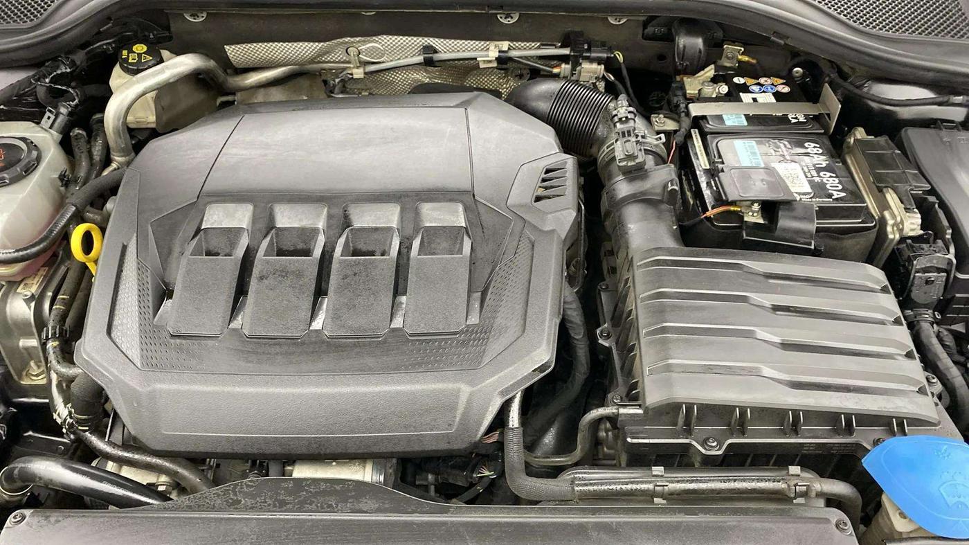 2022 Skoda Octavia L&K 2.0 AT, Petrol, Automatic, 65,585 km, Engine View