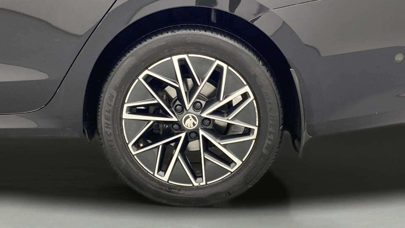 2022 Skoda Octavia L&K 2.0 AT, Petrol, Automatic, 65,585 km, Left Rear Wheel
