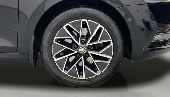 2022 Skoda Octavia L&K 2.0 AT, Petrol, Automatic, 65,372 km, Right Front Wheel