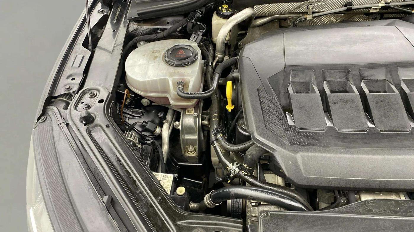 2022 Skoda Octavia L&K 2.0 AT, Petrol, Automatic, 65,585 km, Engine View - Right