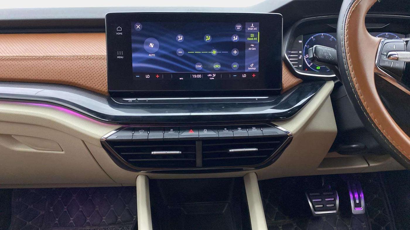 2022 Skoda Octavia L&K 2.0 AT, Petrol, Automatic, 65,585 km, Air Conditioner